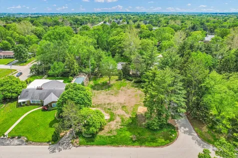21 Greencroft Drive Champaign IL 61821