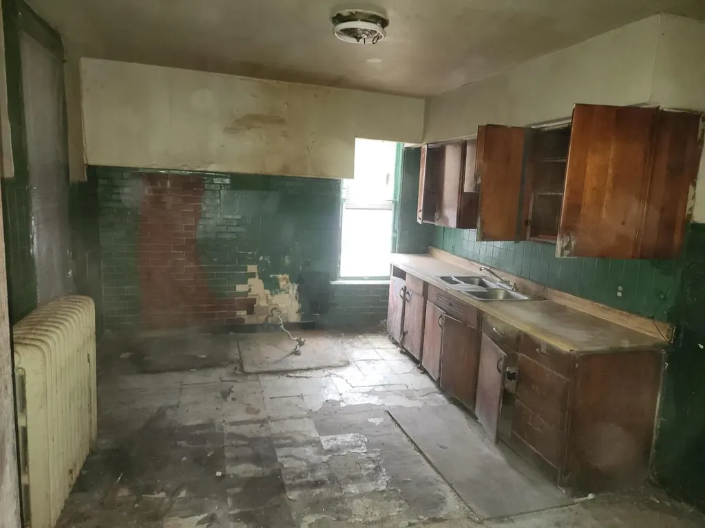 5633 South Sangamon Street Chicago IL 60621