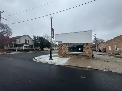 126 Walnut Street Washington IL 61571