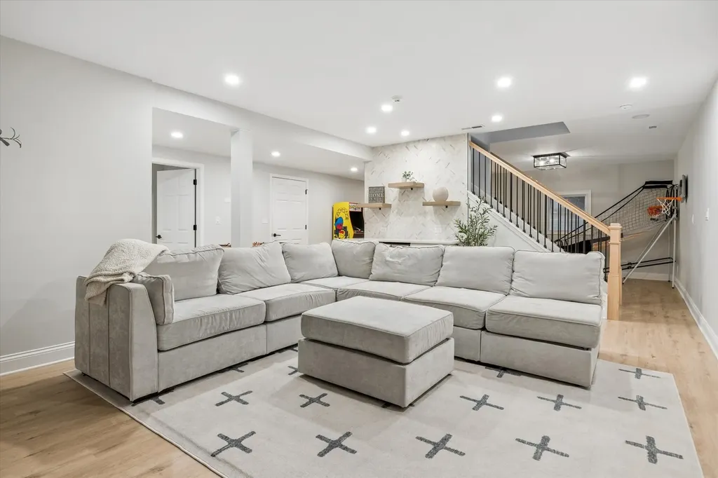 2459 Fawn Lake Circle Naperville IL 60564