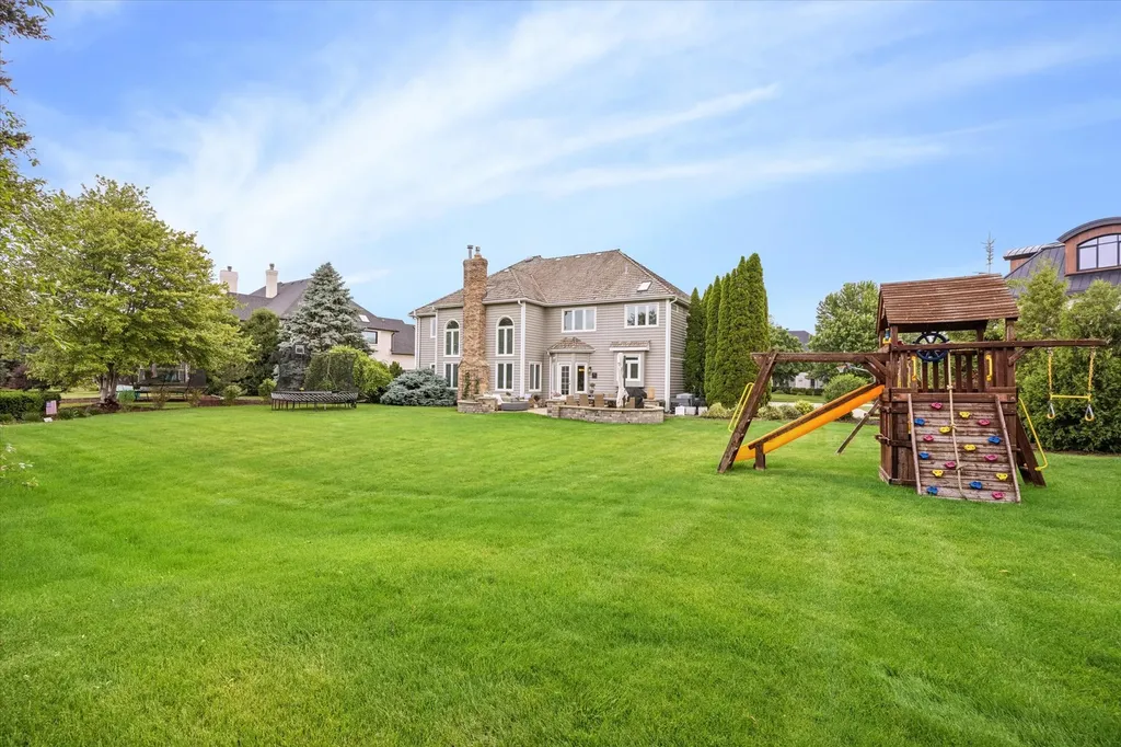 2459 Fawn Lake Circle Naperville IL 60564