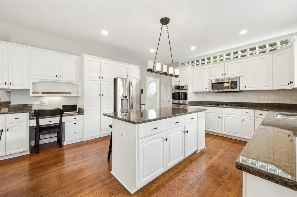 2459 Fawn Lake Circle Naperville IL 60564