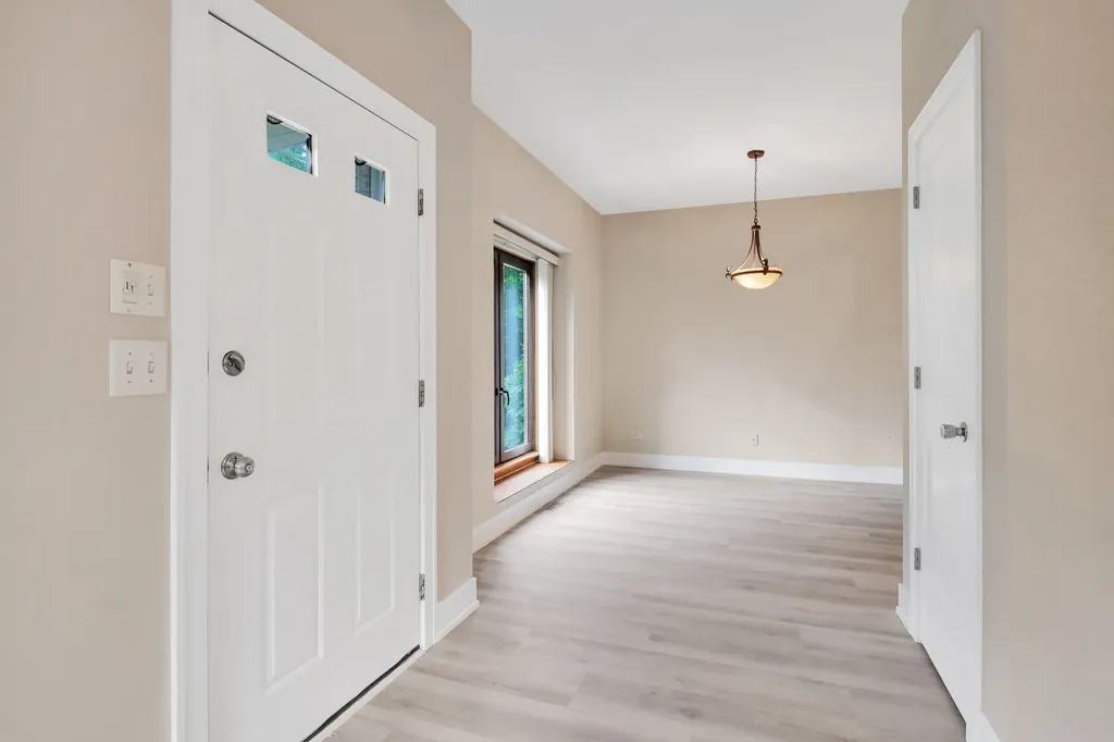 307 Blackstone Avenue Willow Springs IL 60480