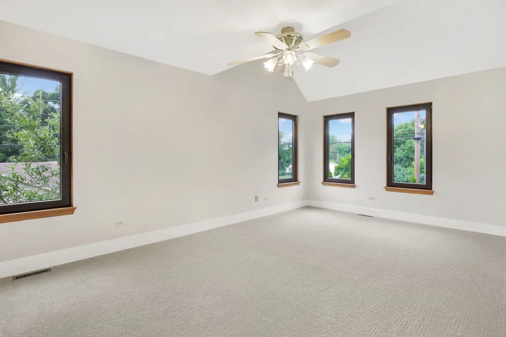 307 Blackstone Avenue Willow Springs IL 60480