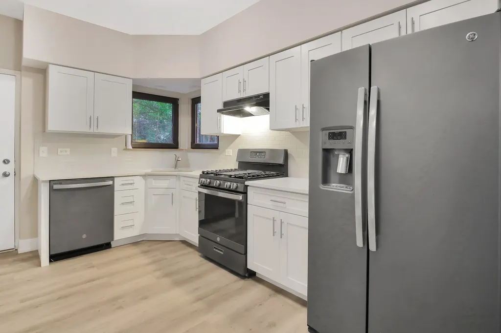 307 Blackstone Avenue Willow Springs IL 60480