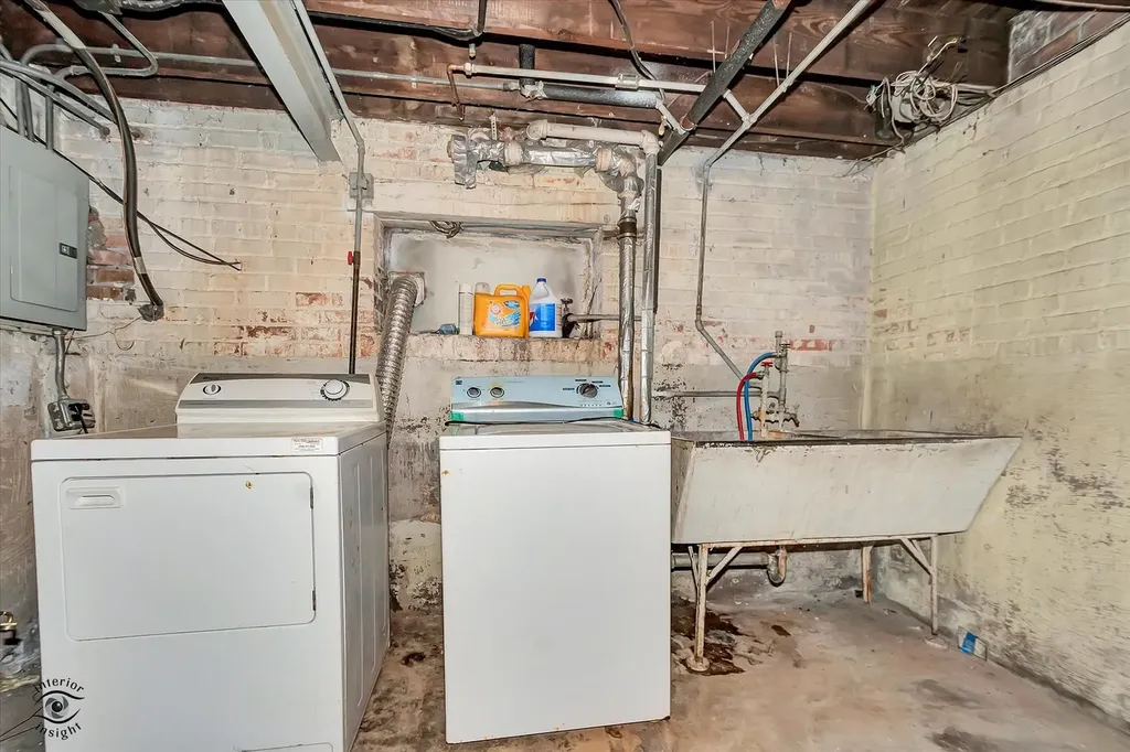 15 West 108th Place Chicago IL 60628