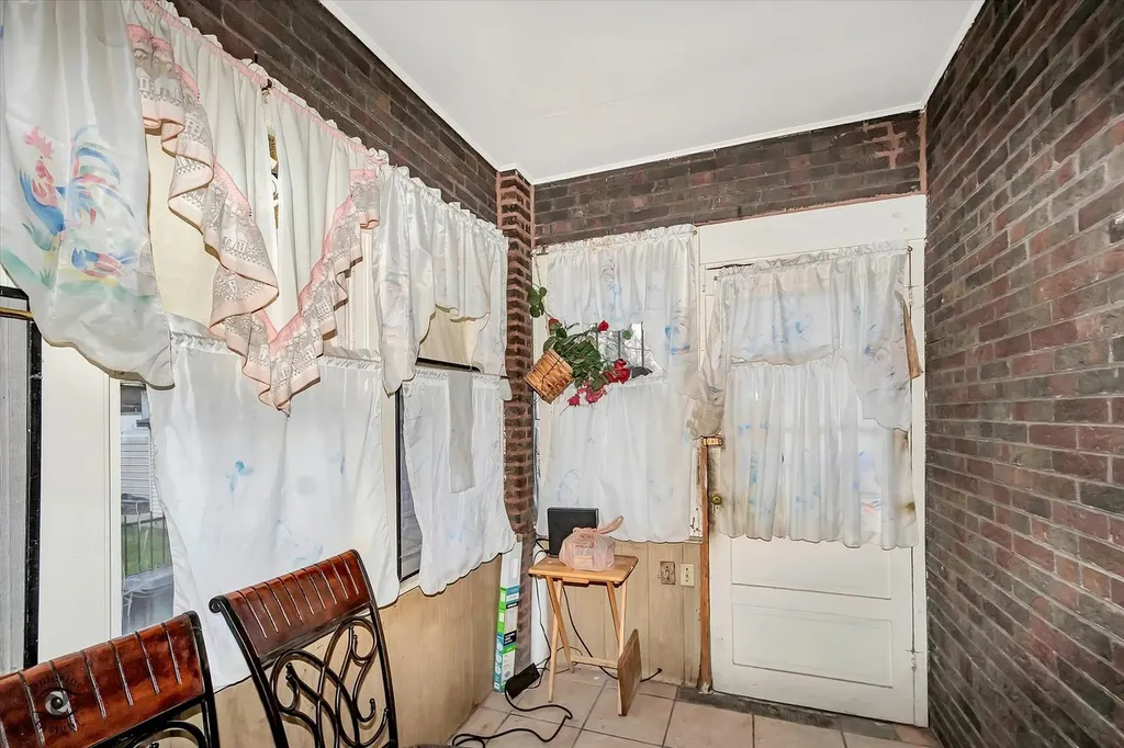15 West 108th Place Chicago IL 60628