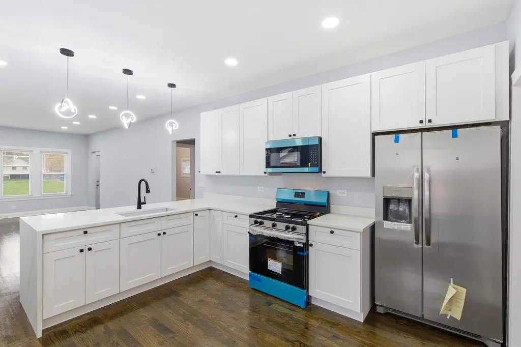 312 East 136th Street Chicago IL 60827