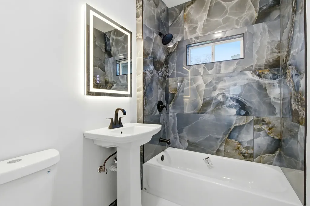 312 East 136th Street Chicago IL 60827