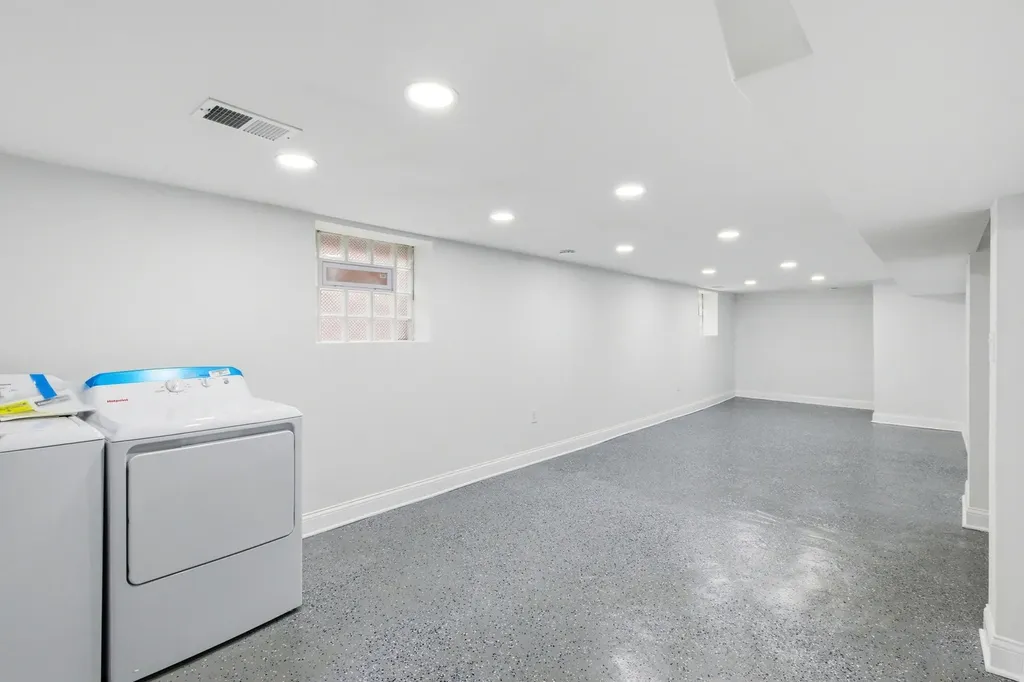 312 East 136th Street Chicago IL 60827