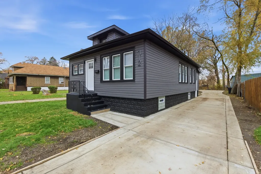 312 East 136th Street Chicago IL 60827