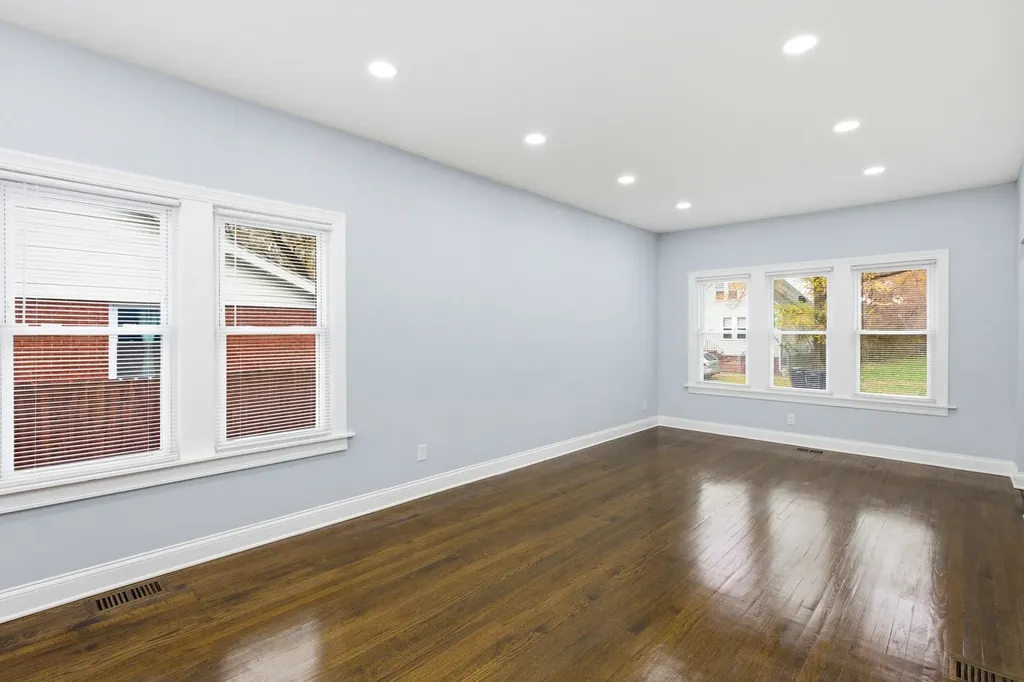 312 East 136th Street Chicago IL 60827