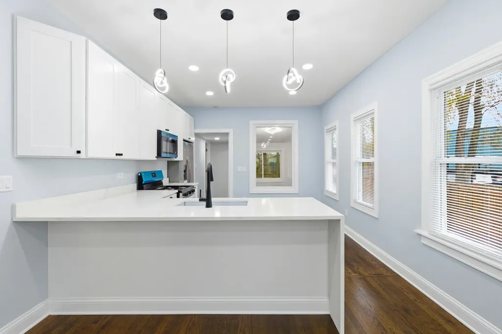 312 East 136th Street Chicago IL 60827