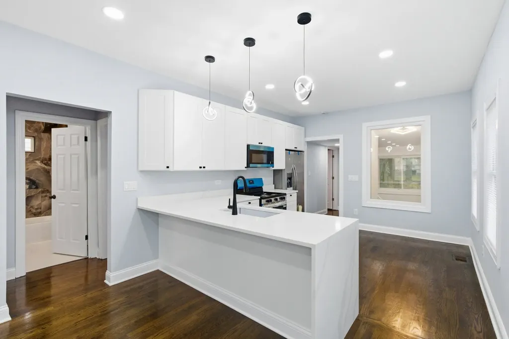 312 East 136th Street Chicago IL 60827