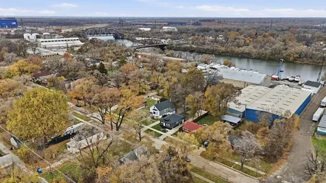 312 East 136th Street Chicago IL 60827