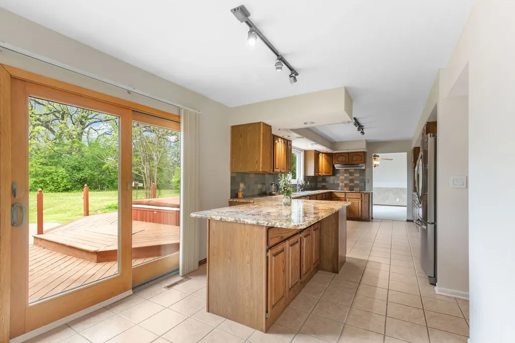 6320 Rowland Road Huntley IL 60142