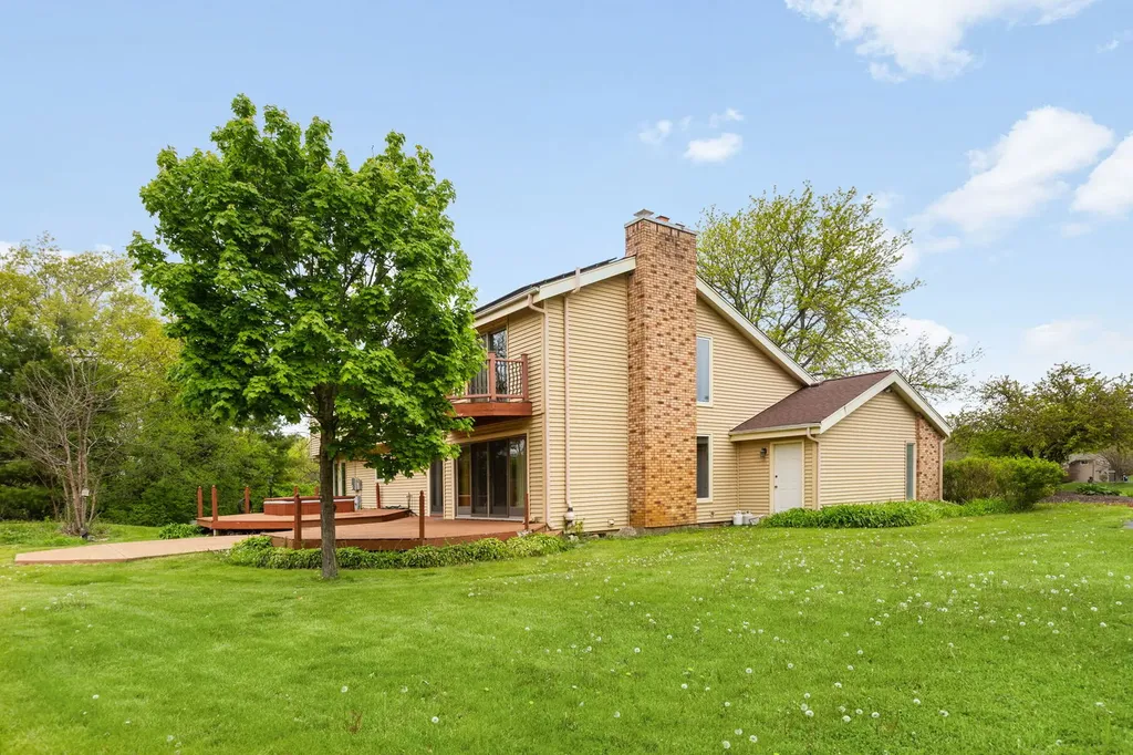 6320 Rowland Road Huntley IL 60142