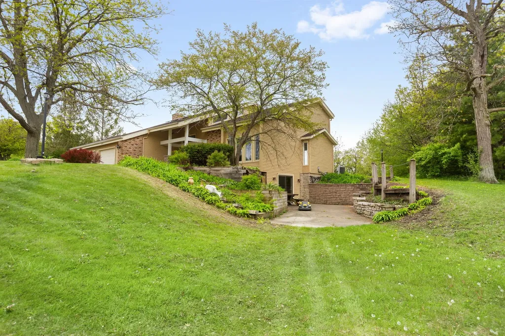 6320 Rowland Road Huntley IL 60142