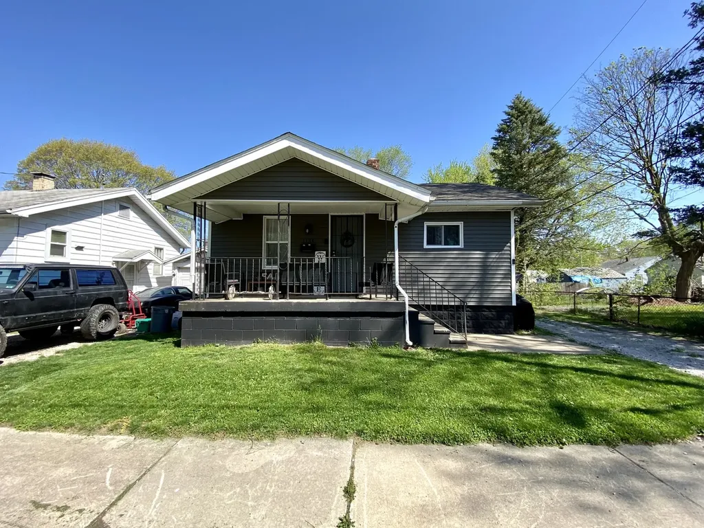 1124 West Cushing Street Decatur IL 62526