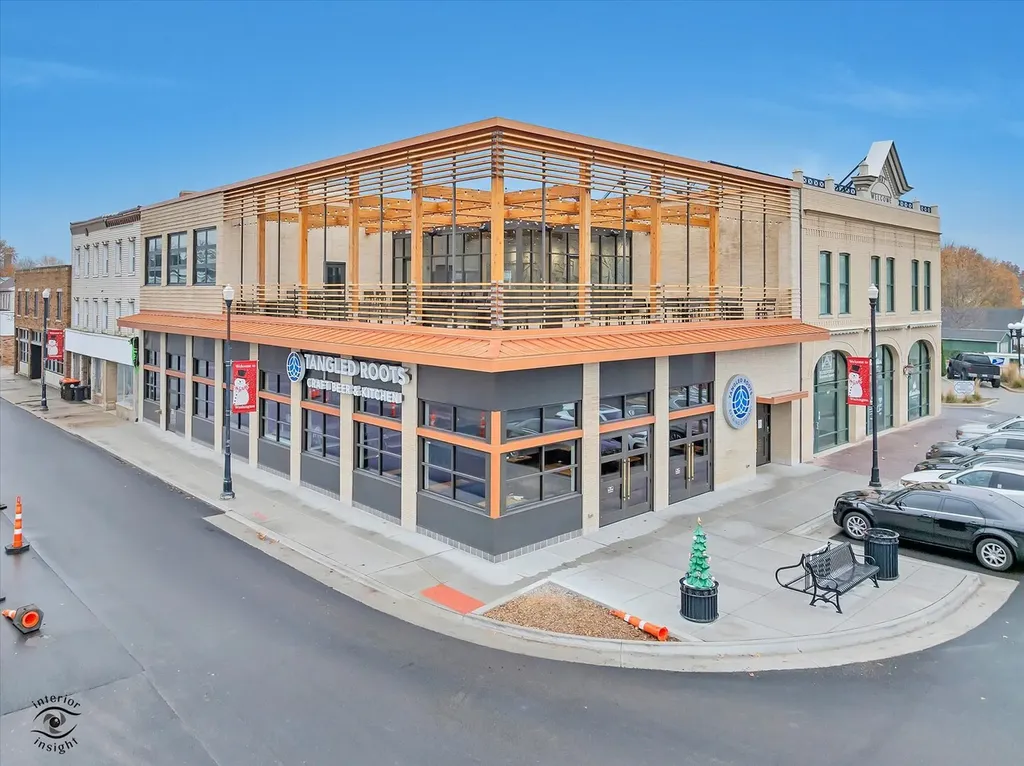 140 Washington Square Washington IL 61571