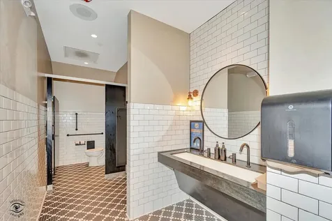 140 Washington Square Washington IL 61571
