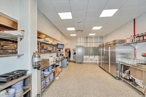 140 Washington Square Washington IL 61571