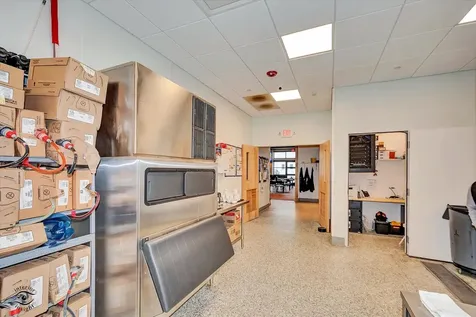 140 Washington Square Washington IL 61571