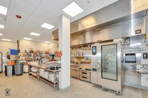 140 Washington Square Washington IL 61571