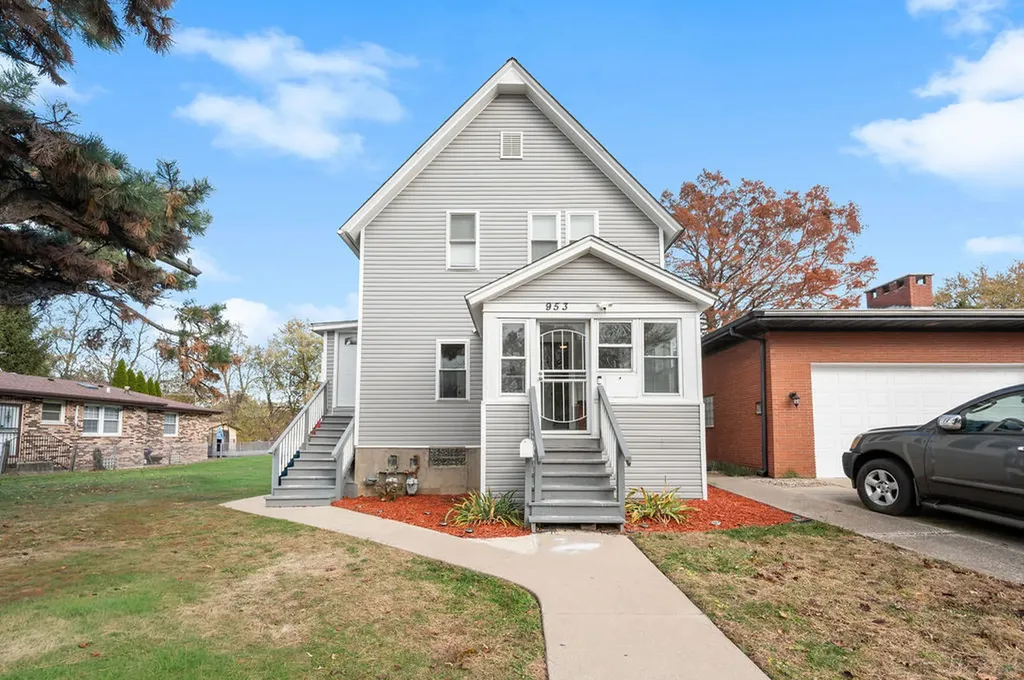 953 Hirsch Boulevard Calumet City IL 60409