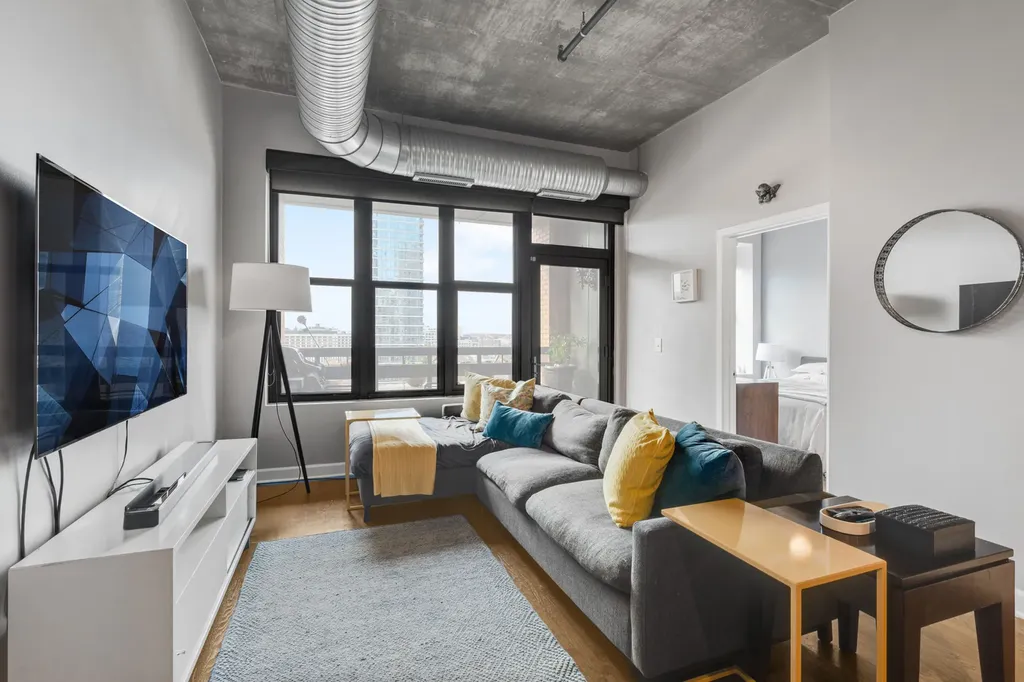 849 North Franklin Street Chicago IL 60610