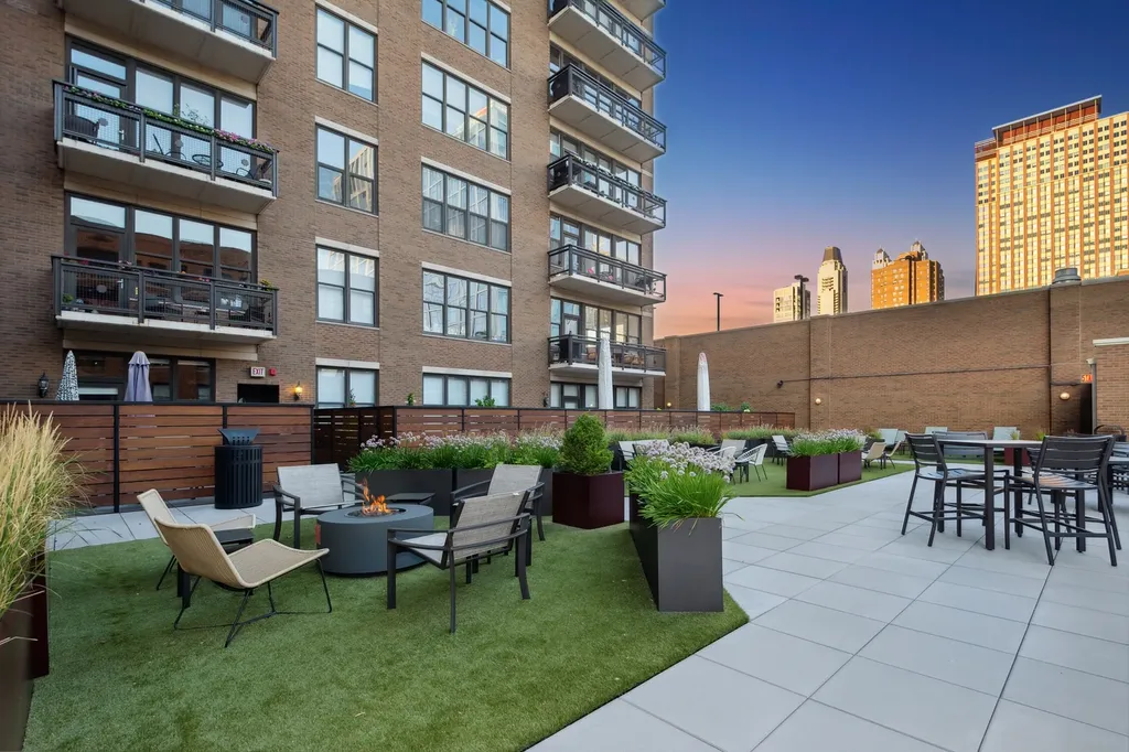 849 North Franklin Street Chicago IL 60610