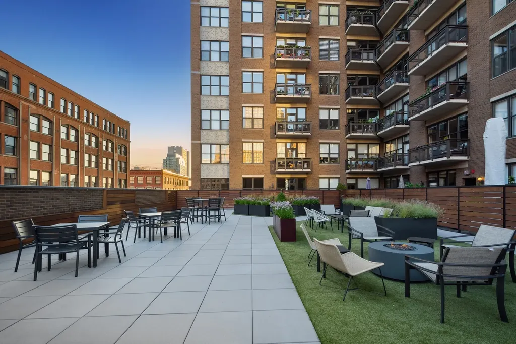 849 North Franklin Street Chicago IL 60610