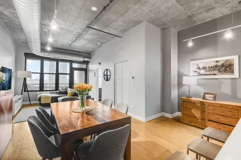 849 North Franklin Street Chicago IL 60610