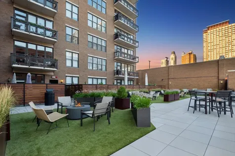 849 North Franklin Street Chicago IL 60610
