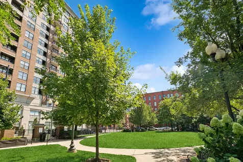 849 North Franklin Street Chicago IL 60610