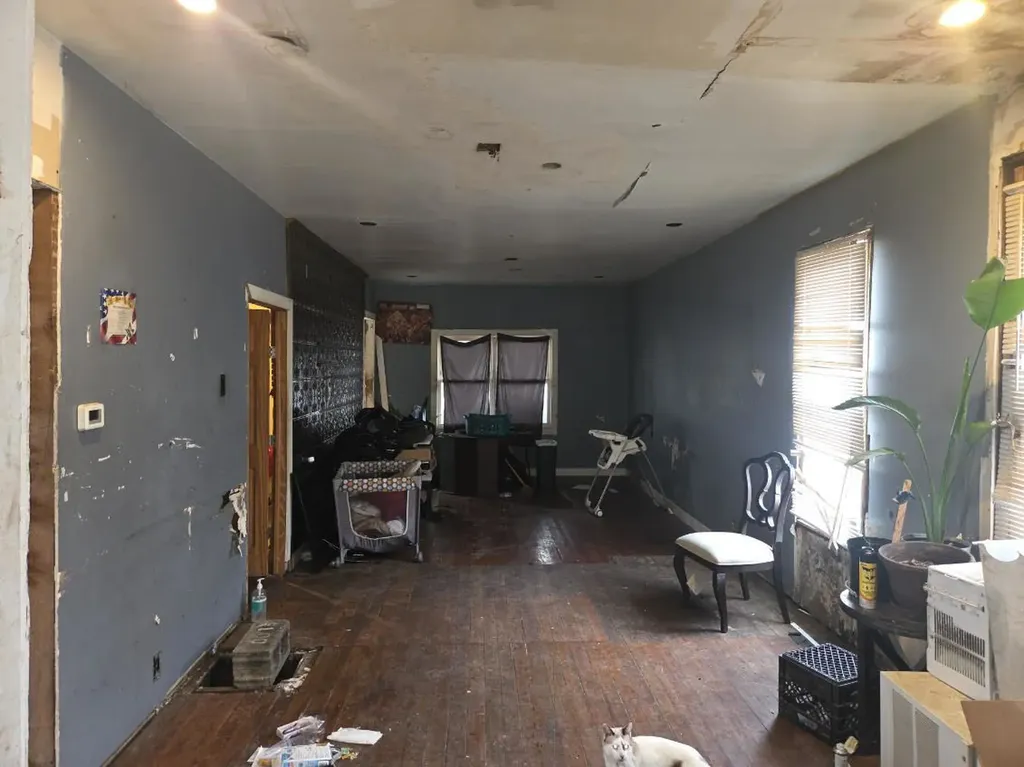 221 West 112th Place Chicago IL 60628