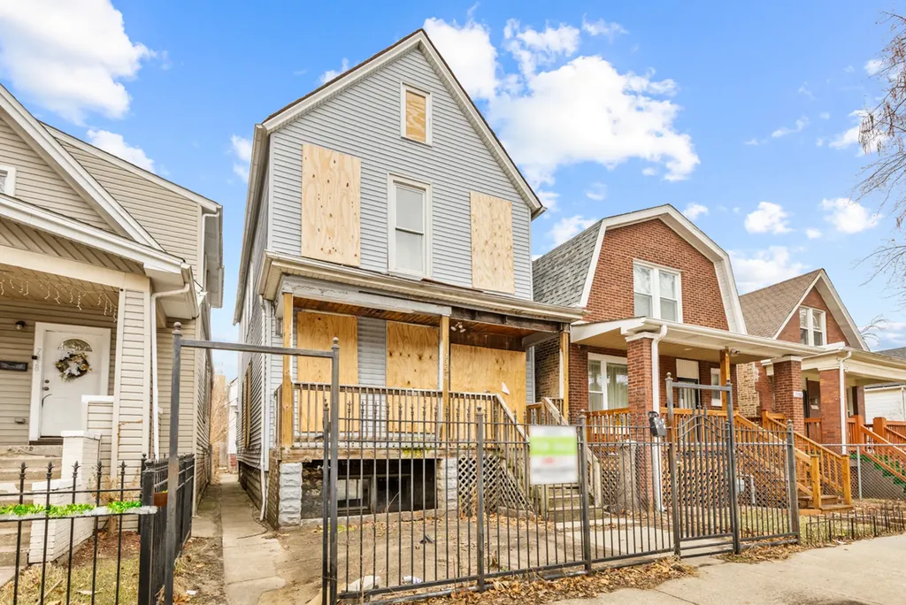 7356 South Champlain Avenue Chicago IL 60619