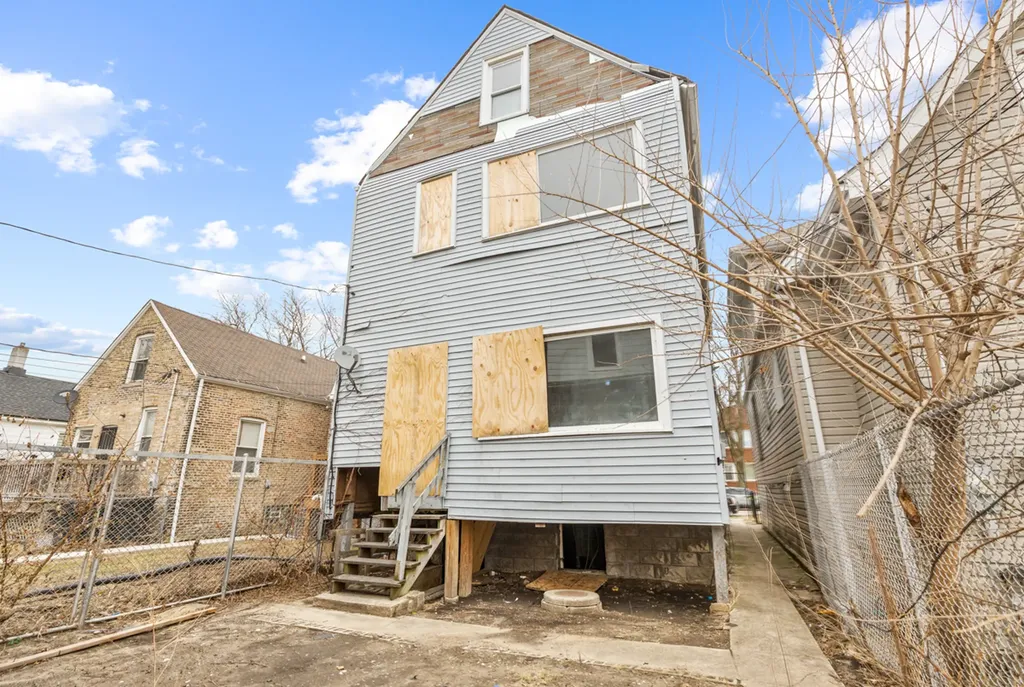 7356 South Champlain Avenue Chicago IL 60619