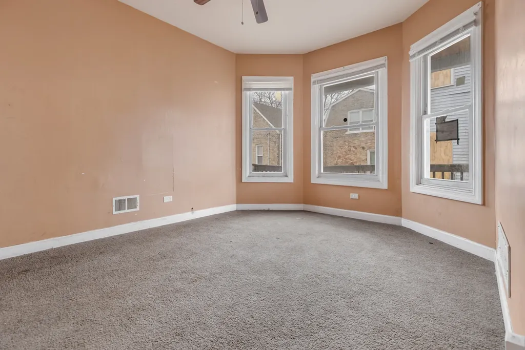 7356 South Champlain Avenue Chicago IL 60619