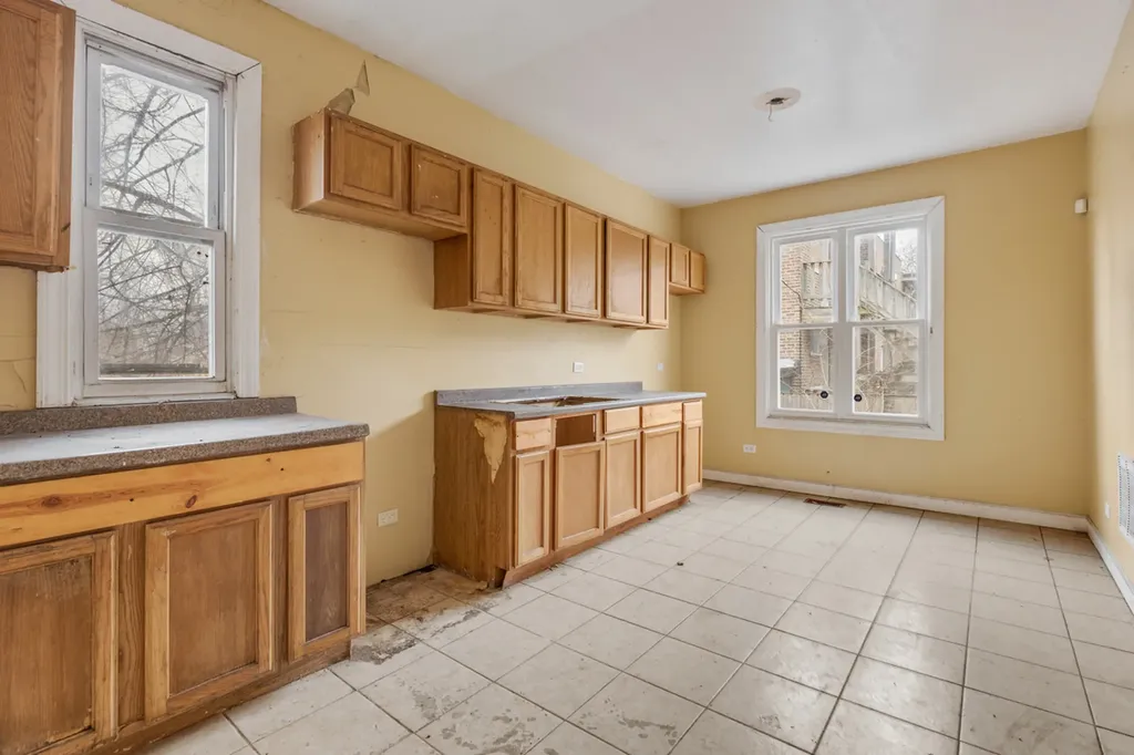 7356 South Champlain Avenue Chicago IL 60619