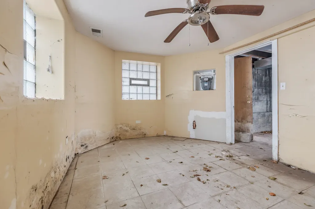7356 South Champlain Avenue Chicago IL 60619