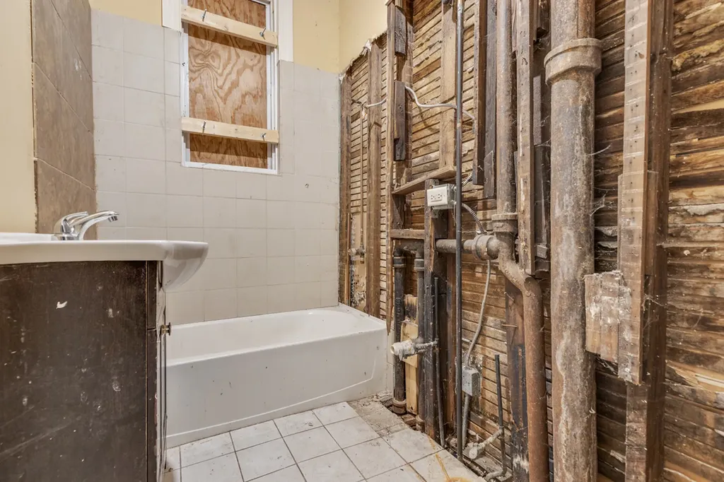 7356 South Champlain Avenue Chicago IL 60619