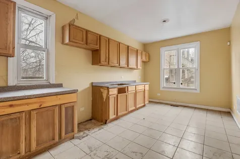 7356 South Champlain Avenue Chicago IL 60619