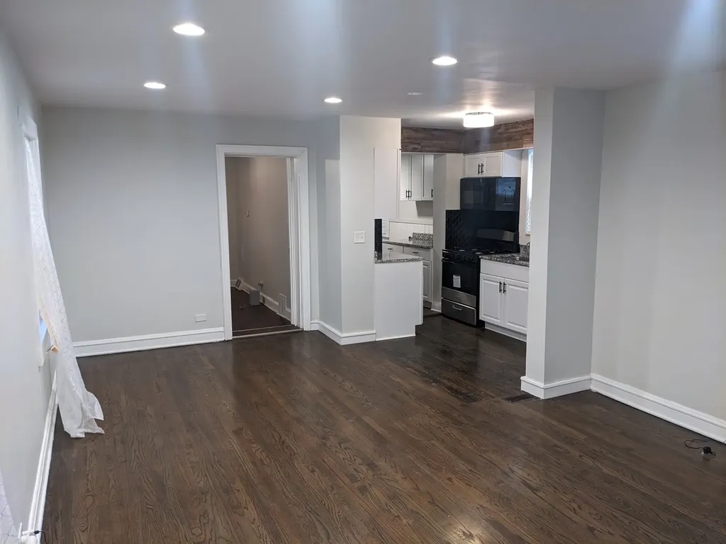 8247 South Wabash Avenue Chicago IL 60619