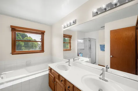 1408 Juliet Lane Libertyville IL 60048