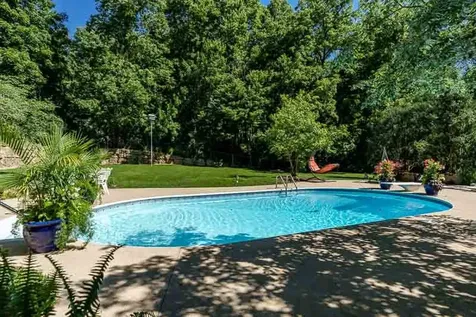 2716 Spring Creek Road Rockford IL 61107