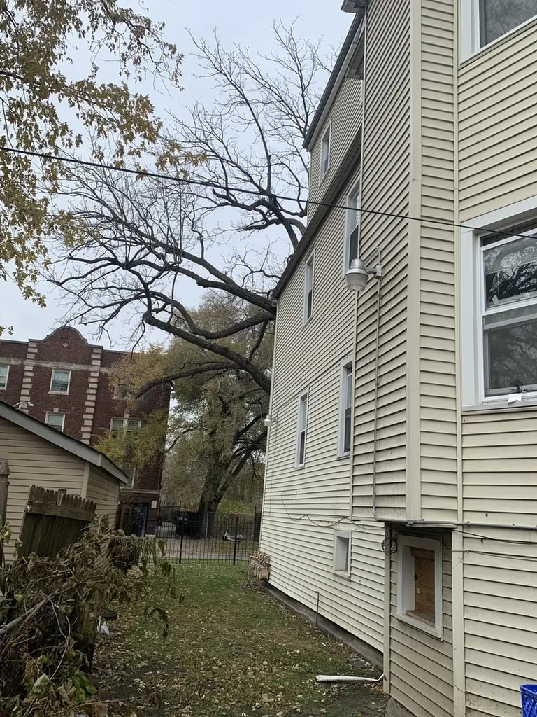 7749 South Muskegon Avenue Chicago IL 60649