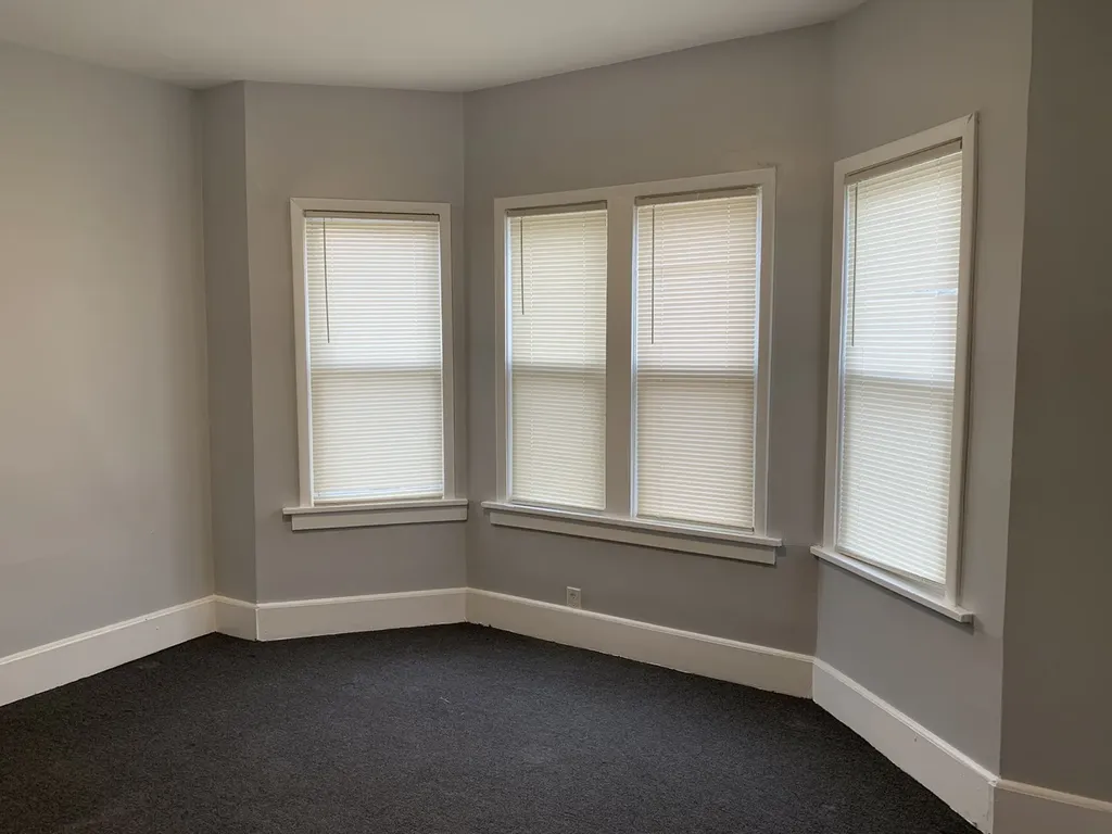 7749 South Muskegon Avenue Chicago IL 60649