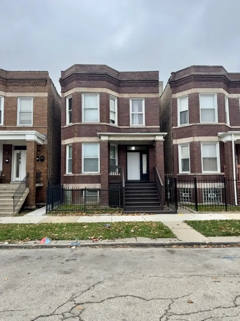 6212 South Bishop Street Chicago IL 60636