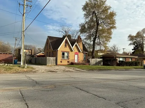 15015 Wood Street Harvey IL 60426